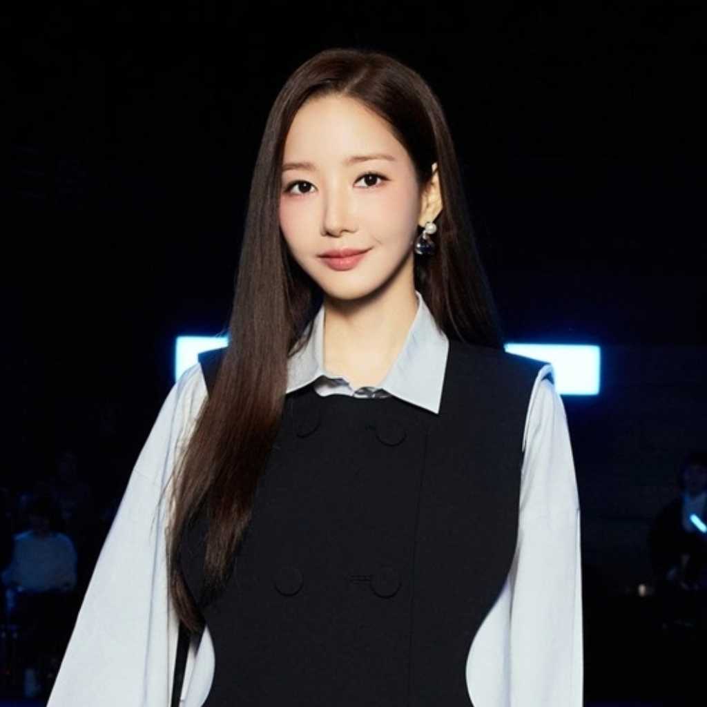 パク・ミニョン、日本ブランド「ENFOLD」初の単独ショーに登場!東京で洗練されたスタイルを披露