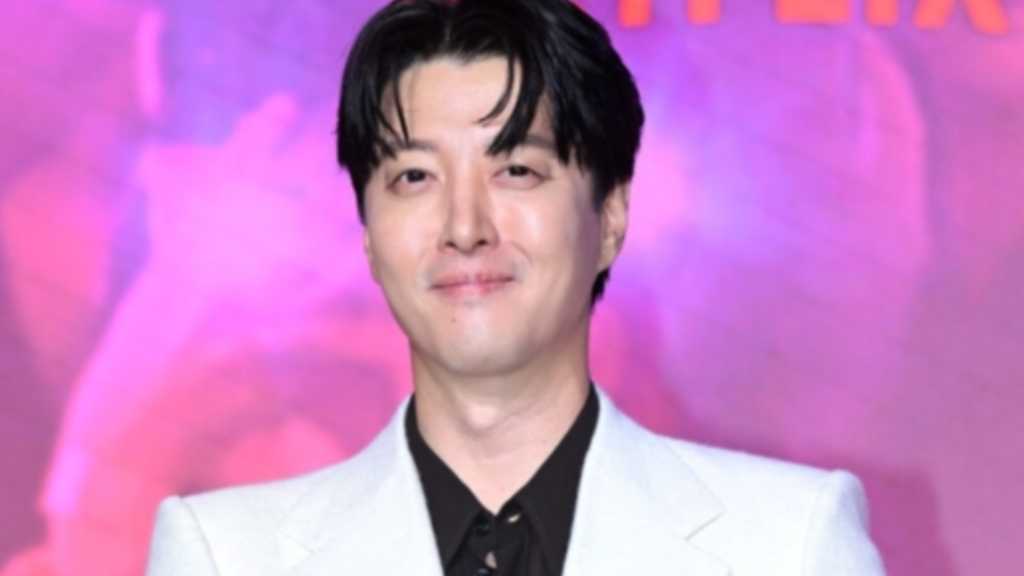 イ・ドンゴン、美人女性とデート？熱愛説が浮上…離婚から約5年