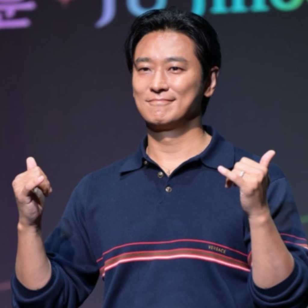 【PHOTO】チュ・ジフン、スペシャルトークプログラム「アクターズハウス」のイベントに参加