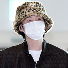 【PHOTO】BTSのSUGA、ソロ初となるワールドツアーのためアメリカへ出国（動画あり）