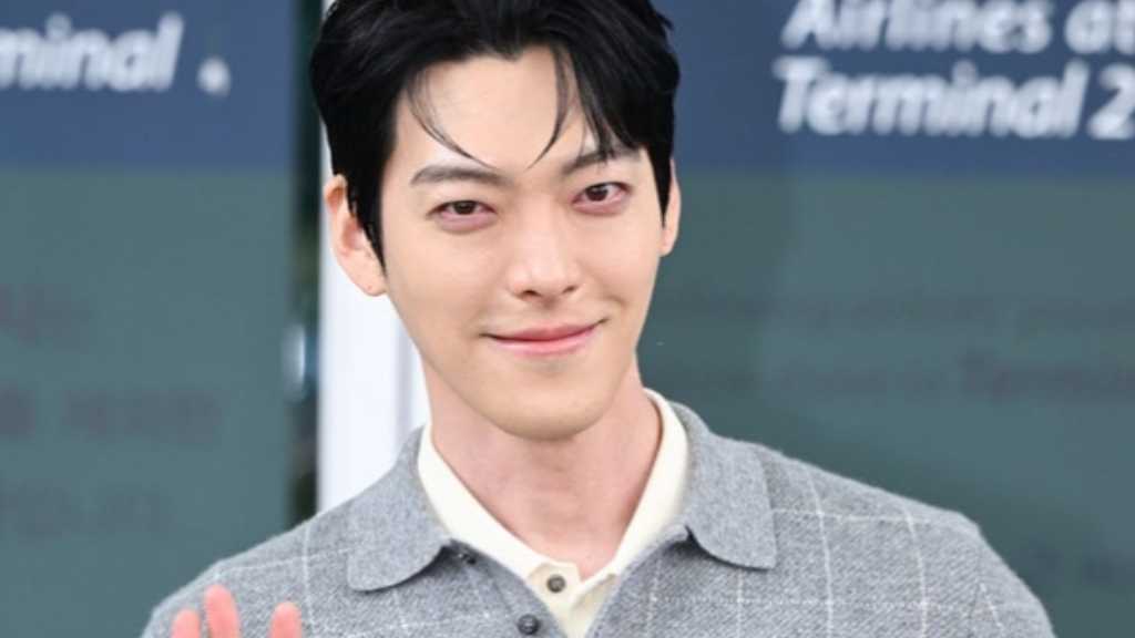 キム・ウビン、今年も小児病棟にクリスマスプレゼント…手書きのメッセージも「必ず奇跡が起きることを願う」