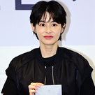 【PHOTO】カン・ヘジョン、初エッセイ「半分は狂って半分は幸せだったら」出版記念の記者懇談会に出席