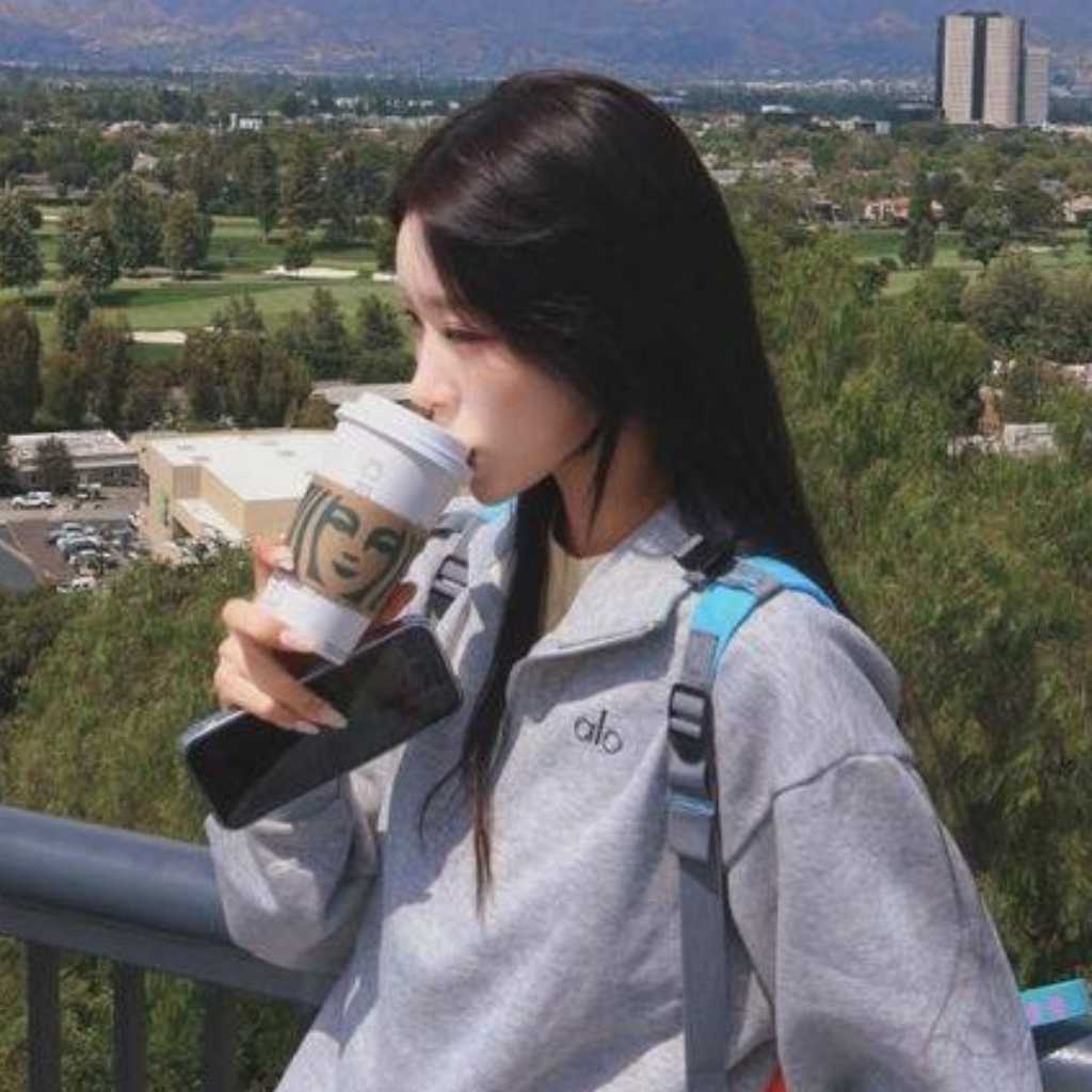 韓国で不買運動も…チェ・ジュンヒ、スターバックスのカップを持った写真を投稿し炎上