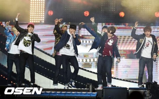 防弾少年団 コンサートで新曲 Run 初披露 さらに進化した強烈さ Kstyle