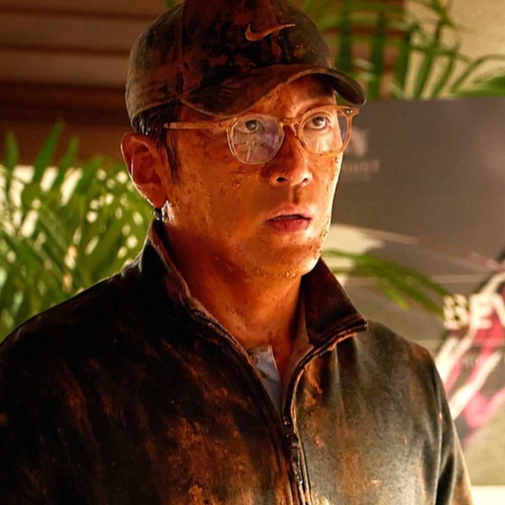 ハ・ジョンウの身に何が！？何故か1人だけ泥まみれに…「ロビー！」予告編＆追加場面写真が解禁