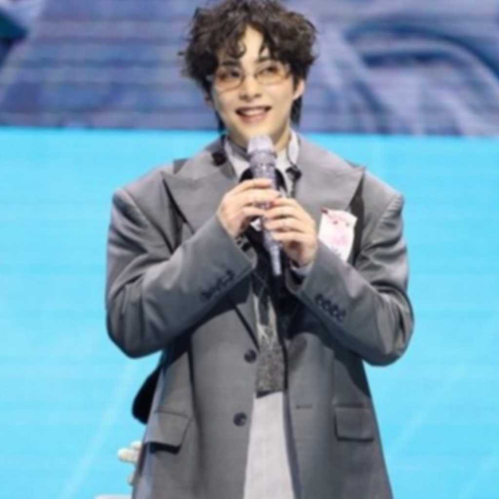 EXO シウミン、約800人のファンとチャレンジ動画を撮影！カムバック記念の無料ライブを開催