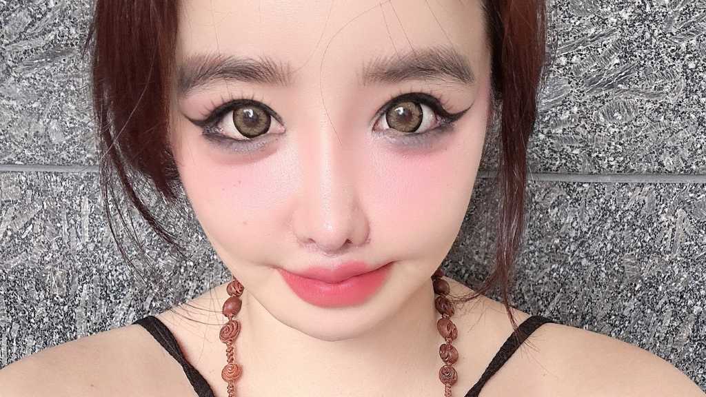 2NE1のBOM、投稿にイ・ミンホのハッシュタグ？再びファン心をアピールか