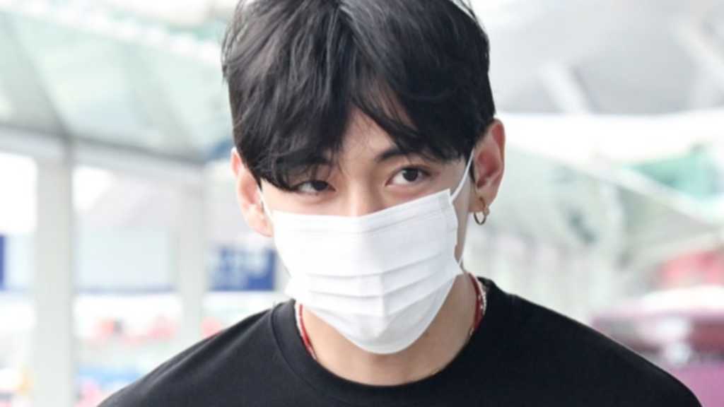 【PHOTO】BTSのV＆ジョングク、海外スケジュールのためアメリカへ！仲良く空港に（動画あり）