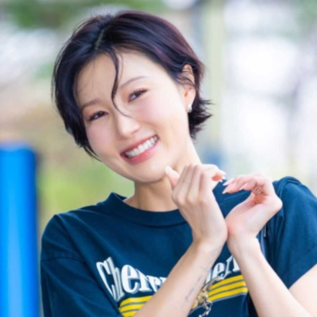 【PHOTO】MAMAMOO ファサ、ラジオ出演のため放送局へ…爽やかな笑顔