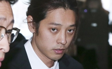 歌手チョン・ジュニョン、ポータルサイト上で名前が削除…住所などの個人情報は非公開