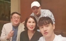 ジュンス、両親の結婚記念日をお祝い！幸せな家族写真を公開「産んでくれてありがとう」