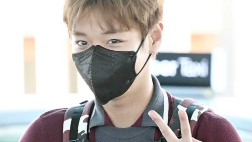 【PHOTO】Wanna One出身パク・ジフン、ファンコンサートのため香港へ出国