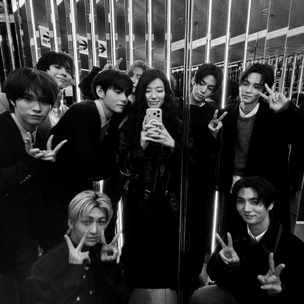 ペ・スジ、BTSのVからパク・ボゴムまで！豪華すぎる記念ショット公開