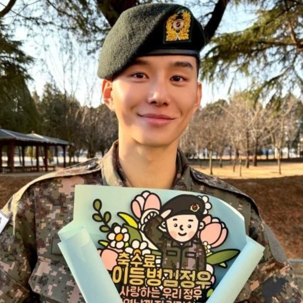 NCT ジョンウ、基礎軍事訓練を無事修了…軍服姿の近況ショットを公開！