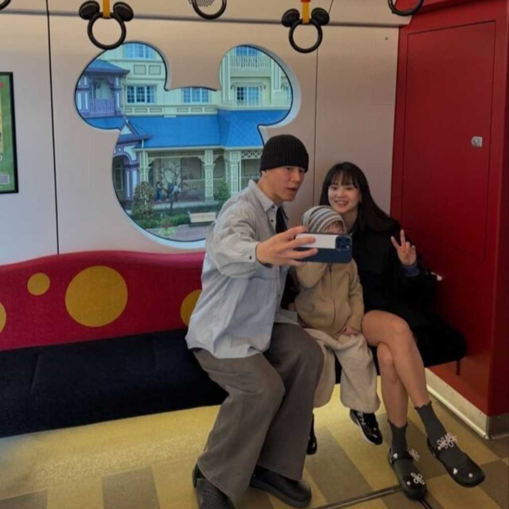 ユン・スンア＆キム・ムヨル夫婦、息子と共に東京ディズニーランド＆シーを満喫！
