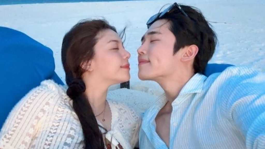 Ailee＆チェ・シフン、新婚旅行中の2ショットを続々公開！「本当に天国のよう」