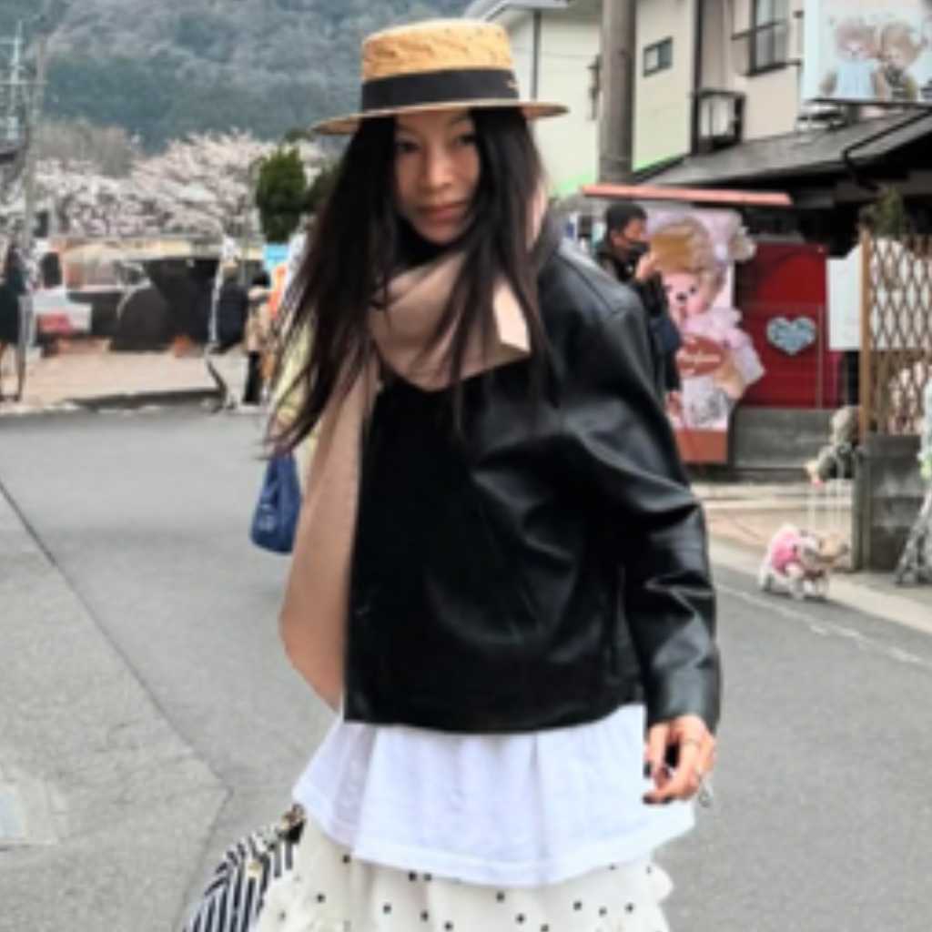 ファン・シネ親子、日本旅行を満喫…お洒落コーデでまるで姉妹のような美貌