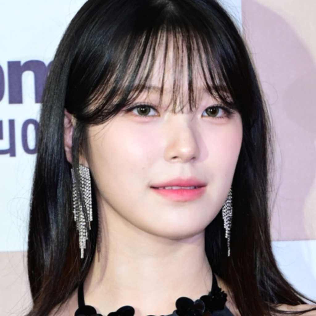 fromis_9 ペク・ジホン、メンバー5人の移籍説に本人も驚き…生配信で言及