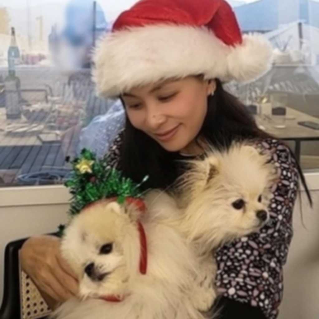 コ・ソヨン、クリスマスを満喫！ラグジュアリーなパーティーの様子を公開