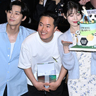 【PHOTO】パク・ソジュン＆IU＆ヤン・ヒョンミンら、映画「ドリーム」舞台挨拶に出席