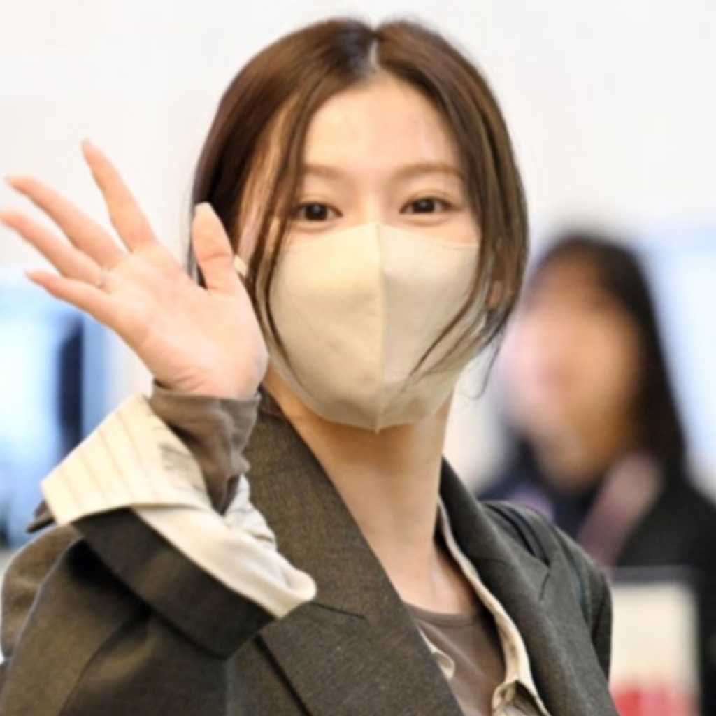 【PHOTO】TWICE サナ、スケジュールのため出国(動画あり)