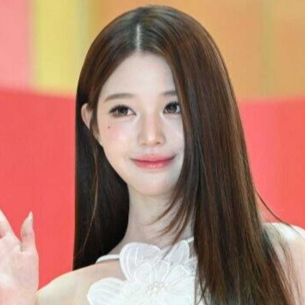 IVE ウォニョン、東京ドーム公演のため日本へ！機内での様子を公開