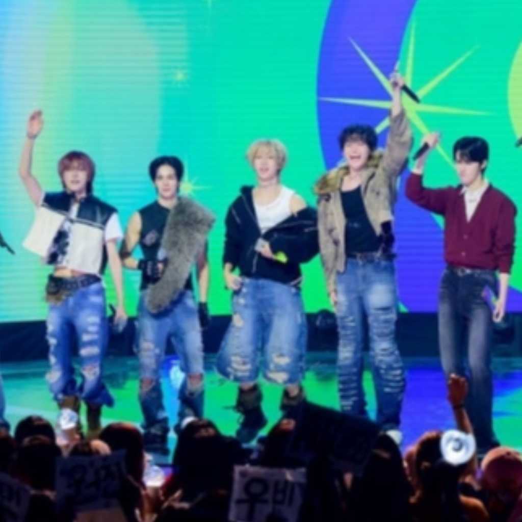【PHOTO】CRAVITY、10/6放送の「THE SHOW」で1位を獲得