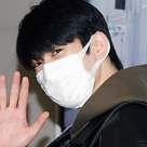 【PHOTO】GOT7 ジニョン、ファンコンサートのためタイへ出国…手を振って挨拶（動画あり）