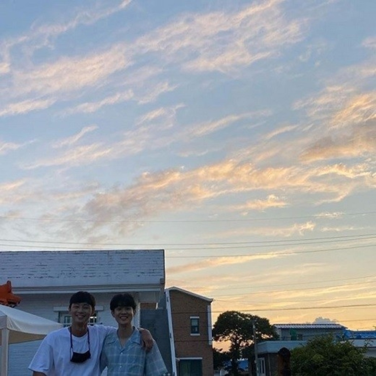 チェ ウシク パク ソジュンとの仲良しな2ショットを公開 少年のような笑顔にファンから絶賛の声 Kstyle