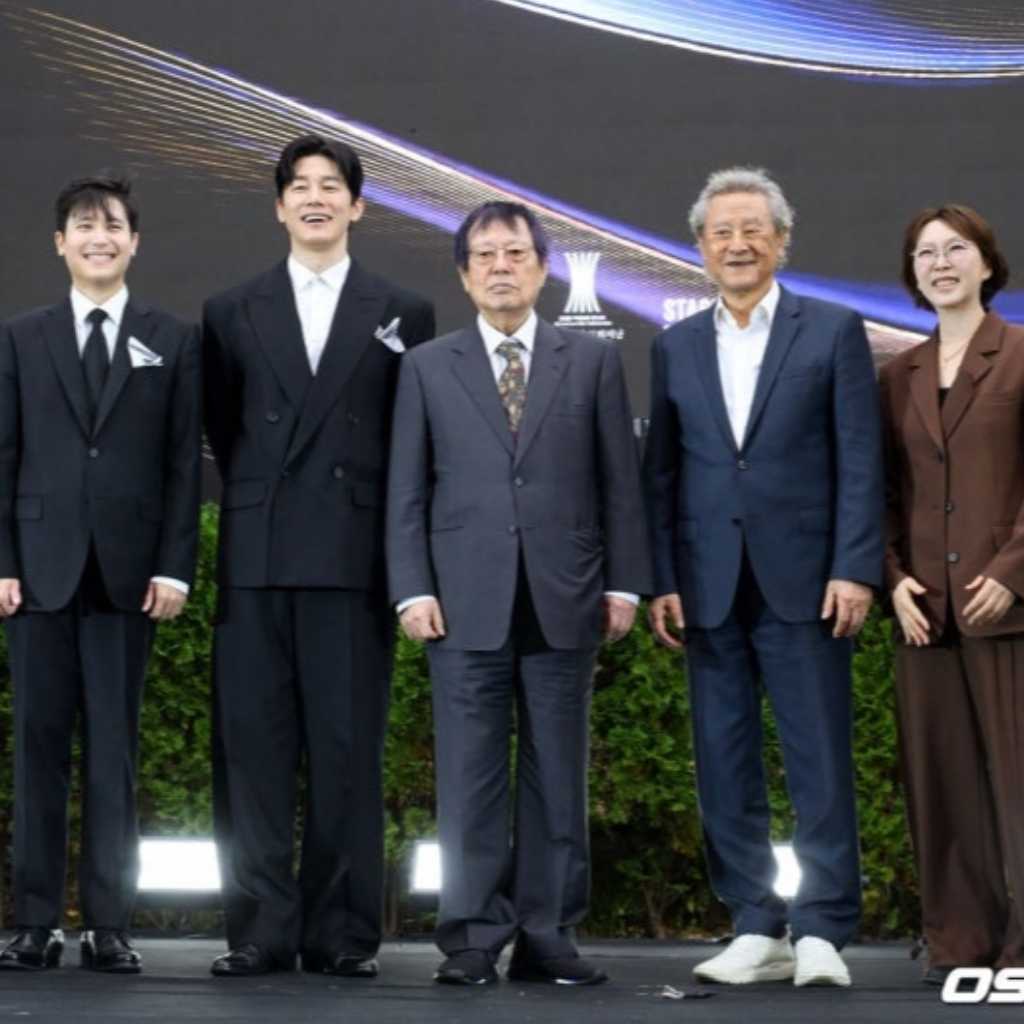 【PHOTO】キム・ムヨルからイ・ジョンジェまで「第16回美しい芸術人賞」授賞式に出席