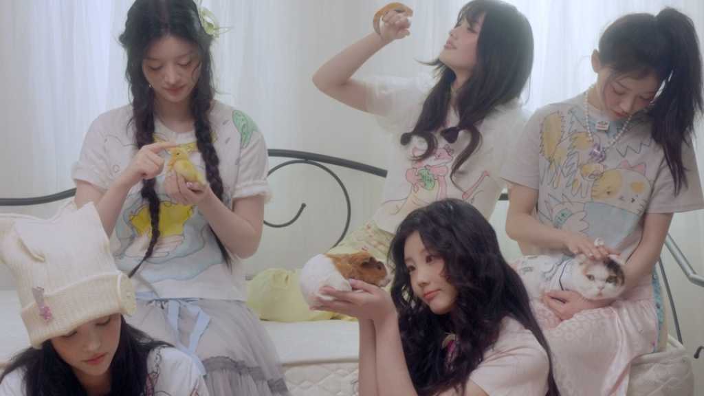 ILLIT、それぞれが似ている動物と交流!4thミニアルバムのコンセプトフォト&フィルム第1弾を公開