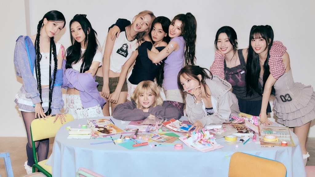 TWICE、14thミニアルバム「STRATEGY」の魅力とは？日産スタジアム公演