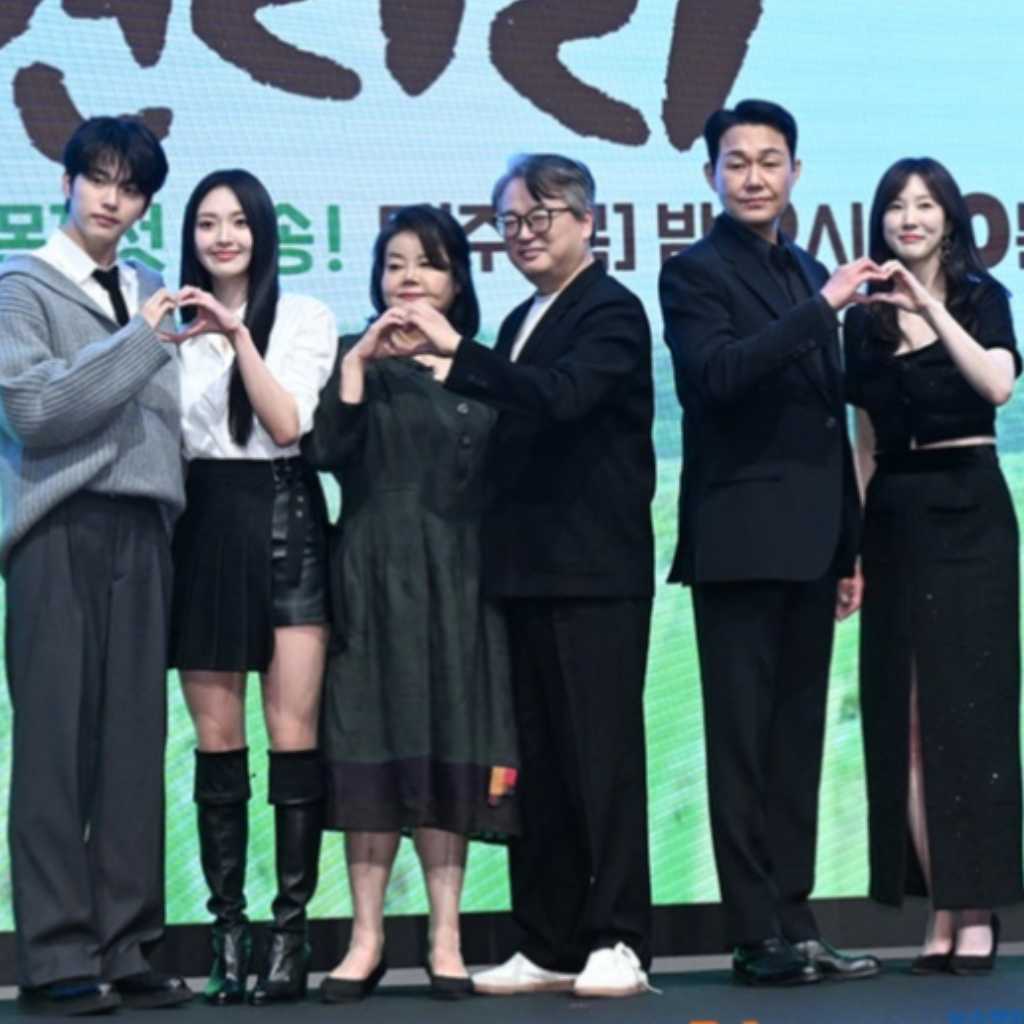 【PHOTO】パク・ソンウン&イ・スギョンら、新ドラマ「都会の部長 田舎へ行く ~異動先はシムウミョン ヨンリリ~」制作発表会に出席