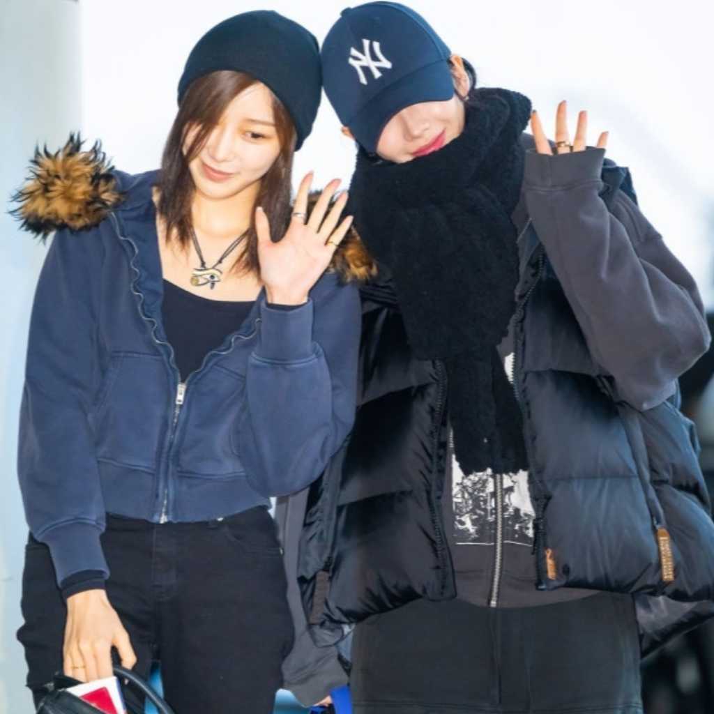 【PHOTO】aespaのKARINA＆GISELLE、アリーナツアーのため日本へ…仲良くポーズ