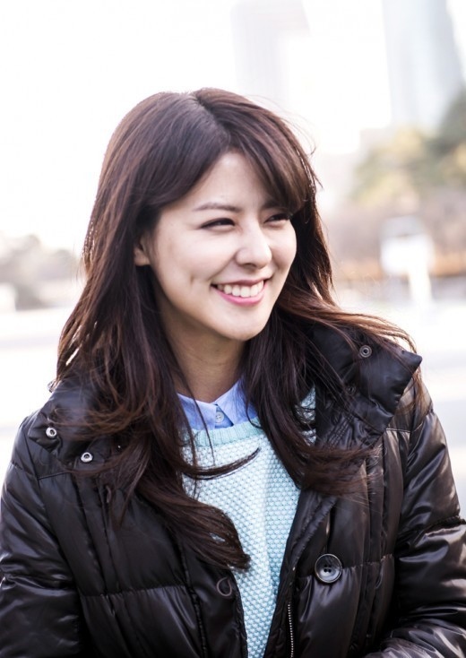 藤井美菜 キュートなえくぼが際立つ笑顔で新年の挨拶 多くの人が幸せになってほしい Kstyle