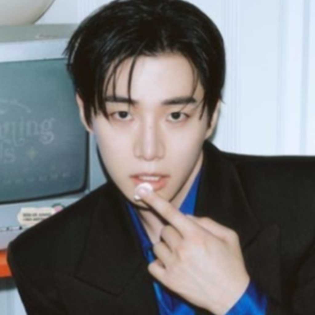 2PM ジュノ、誕生日記念ファンミーティングを開催決定！パーティーを連想させるポスターが公開