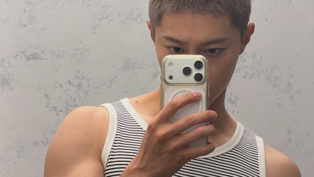 クァク・ドンヨン、入隊控え茶髪坊主に！写真を続々公開「ゴールドキウイの短い人生」