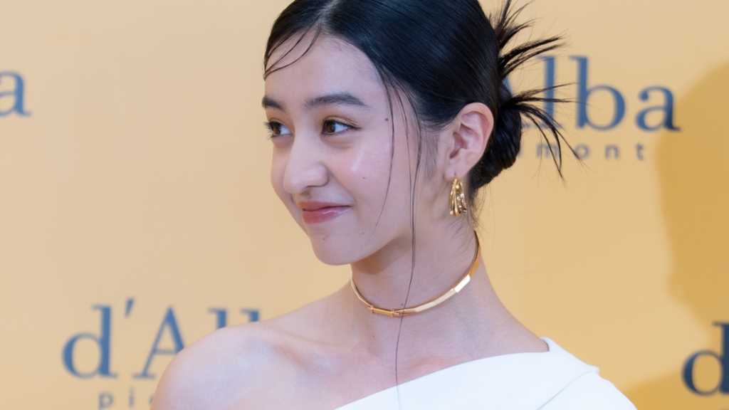 【PHOTO】Kōki,の可憐な佇まいからキュートな笑顔まで！韓国コスメのイベントに登場…美スタイル際立つ純白ワンピ姿