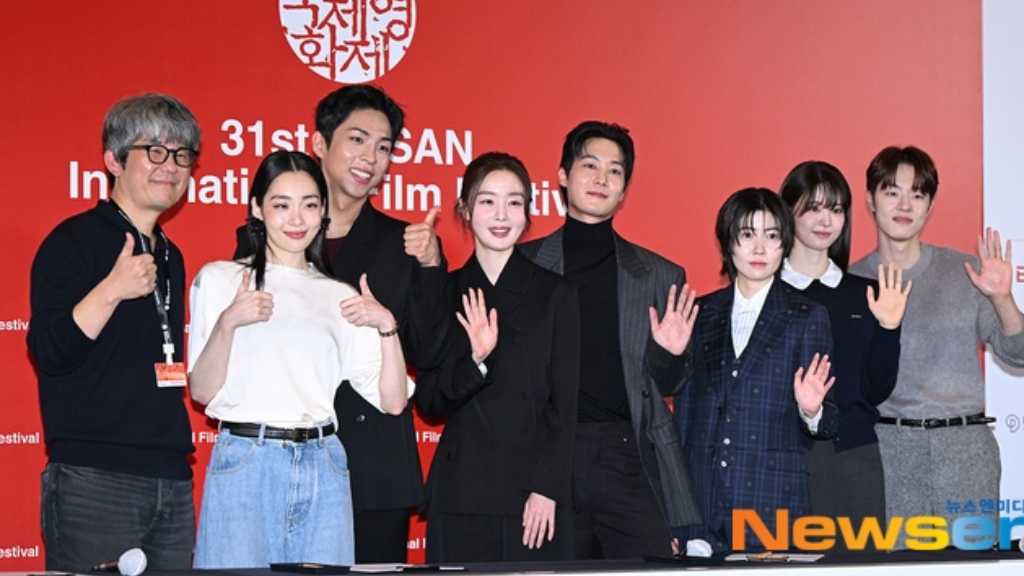 【PHOTO】キム・ミンハ＆シム・ウンギョンら「第31回釜山国際映画祭」開幕作の記者会見に出席