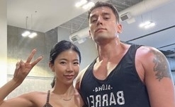 ジュリアン・カン、交際1ヶ月でフィットネス系YouTuberと婚約「すべての相性がとても良い」（動画あり）