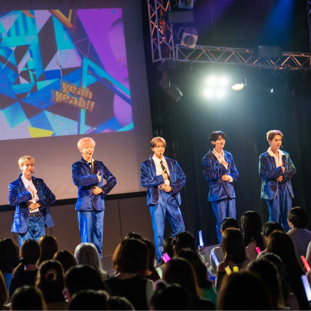 KAJA、東京ライブで6人完全体ステージ披露！King & Princeカバーや“キュンキュンセリフ対決”も