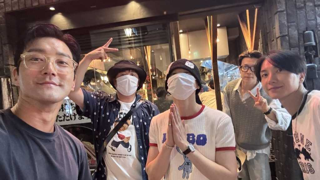 SUPER JUNIOR、日本で油そばを堪能！ナインティナインの写真も話題に
