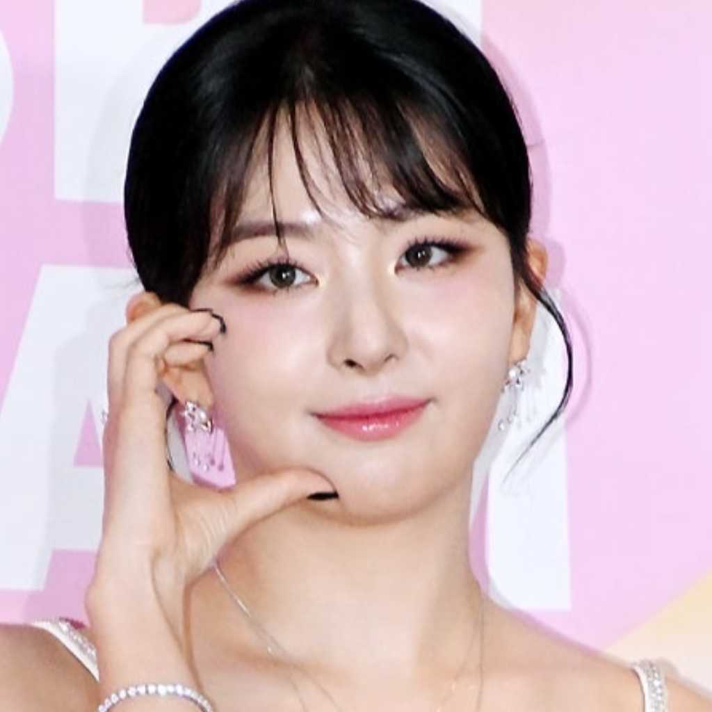 Red Velvet スルギ、従妹のスキジンさんの訃報を受け…YouTube活動を一時休止