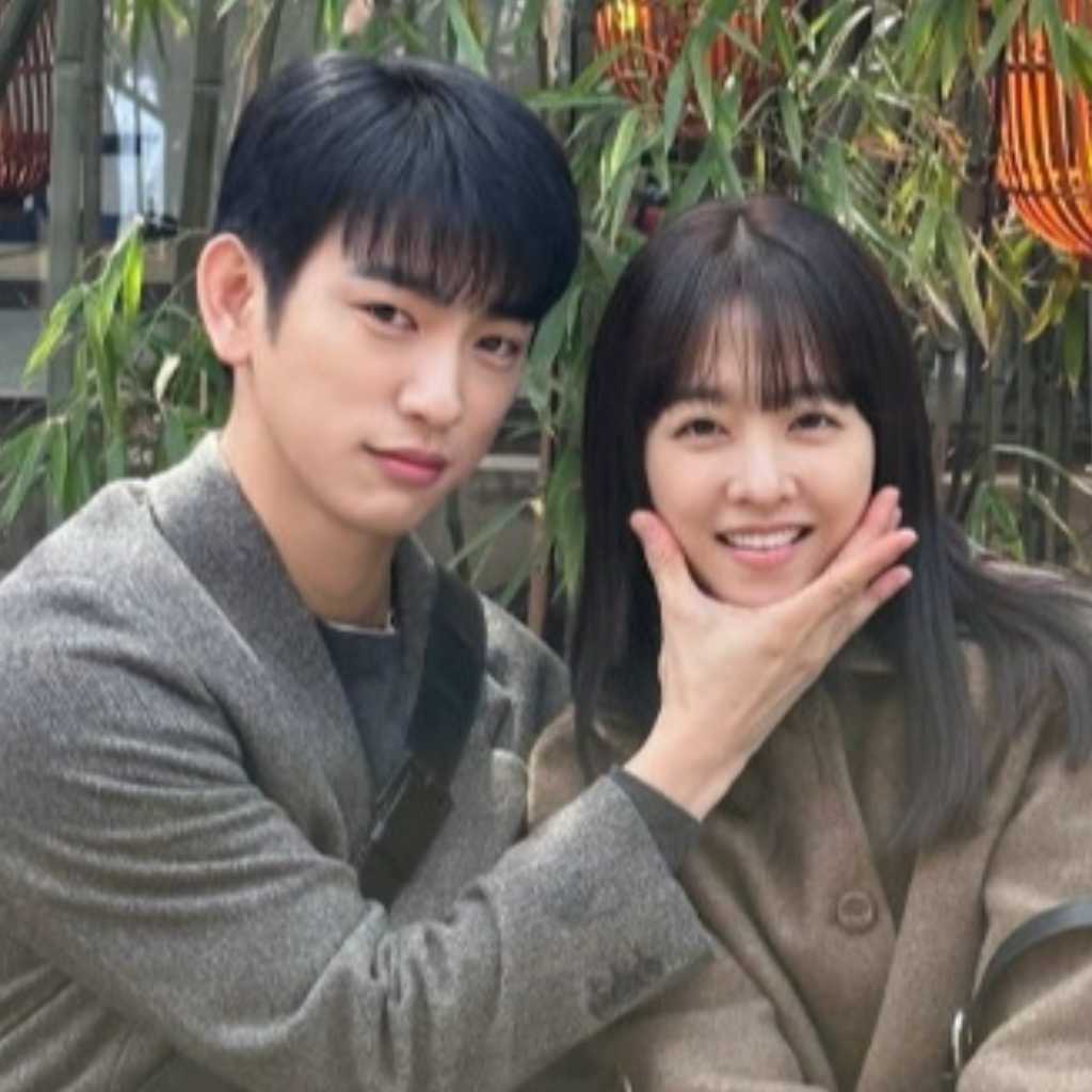 GOT7 ジニョン＆パク・ボヨン、微笑ましい2ショットを公開！