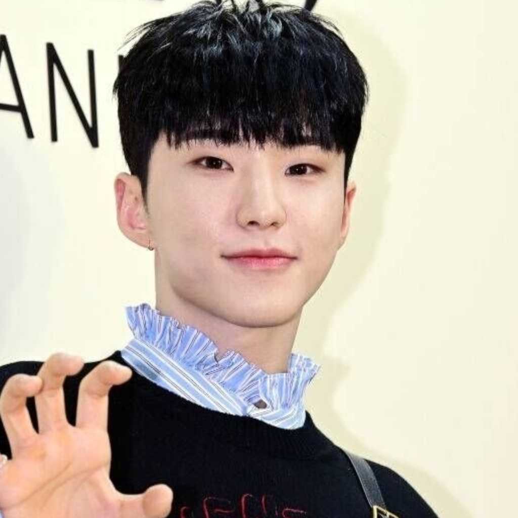 “入隊中”SEVENTEEN ホシ、約1000万円を寄付したザンビアの学校で教室5つが新設「非常に嬉しい知らせ」
