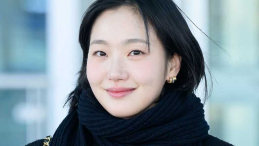 【PHOTO】キム・ゴウン、海外スケジュールのため出国