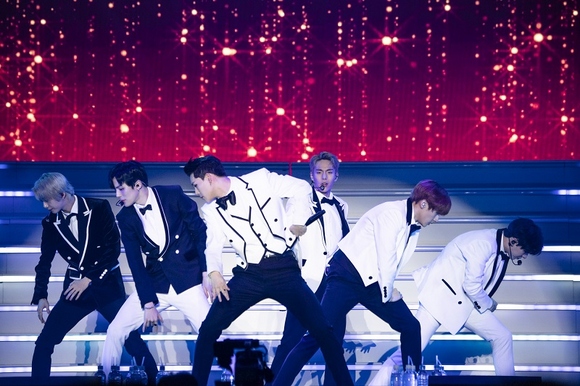 MONSTA X、日本公演「Christmas Party 2019」を開催…ファンに愛を