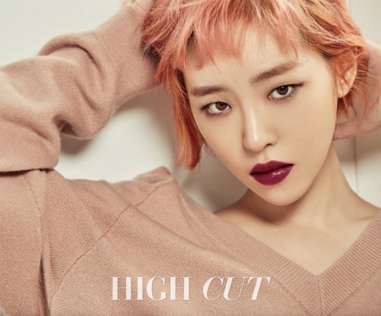 Brown Eyed Girls ガイン 滑らかな肌 ワイン色の唇が魅惑的な秋の女性に変身 Kstyle