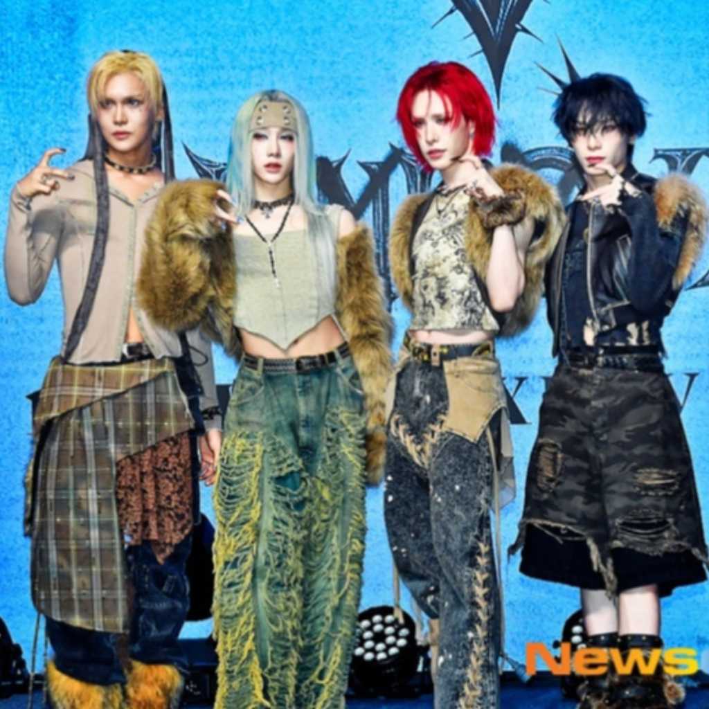 【PHOTO】XLOV、奇抜なヘアスタイルで登場!1stミニアルバム「UXLXVE」発売記念ショーケースを開催