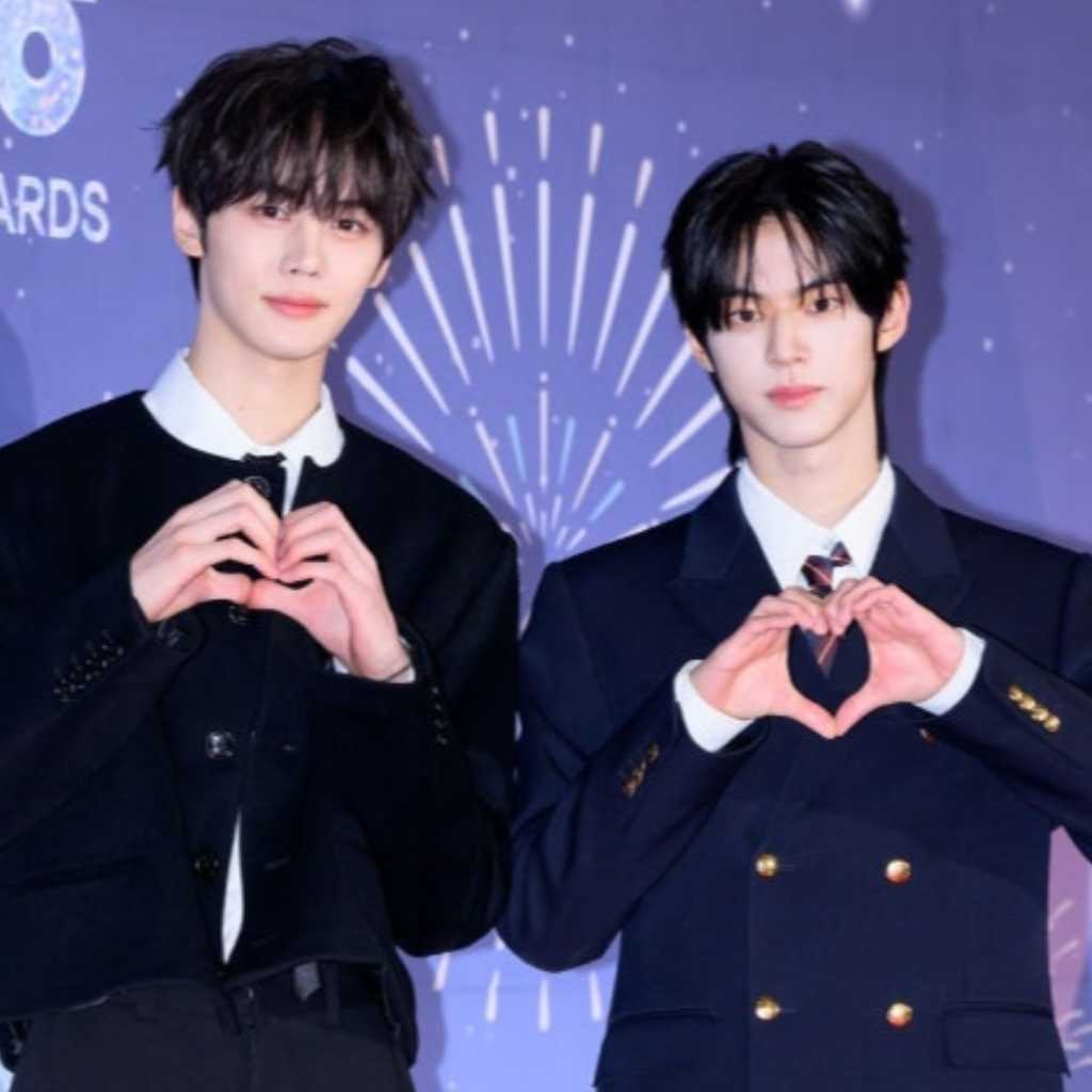 【PHOTO】ZEROBASEONE キム・ギュビン＆TWS ドフン「2025 MBC放送芸能大賞」レッドカーペットに登場